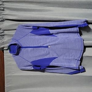 Athleta Forerunner half zip top. Small